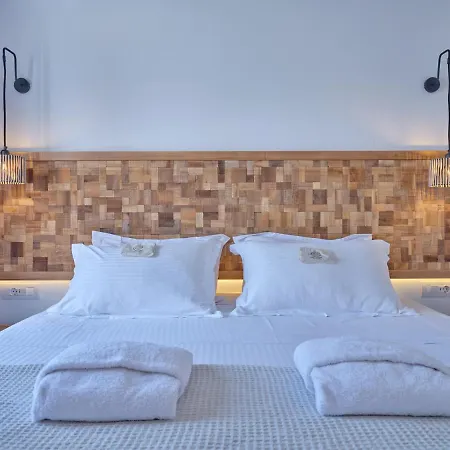 Parian Village 4*