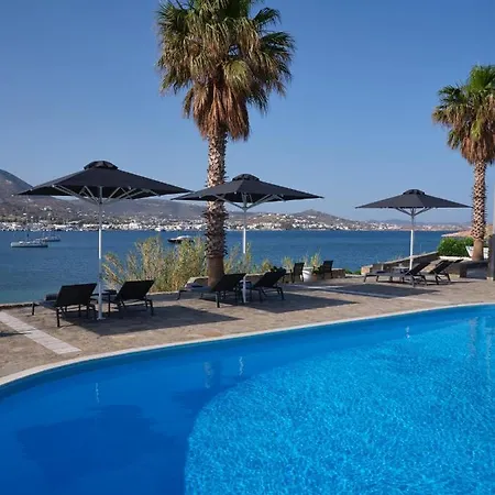 Parian Village 4*