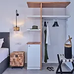 Parian Village - Adults Only فندق